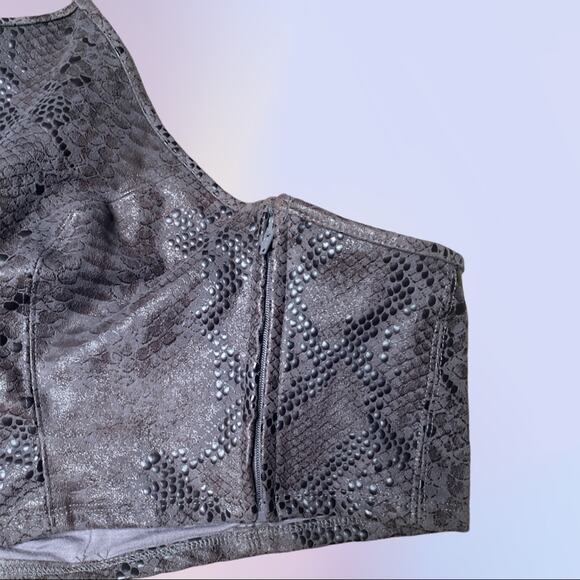 Guess suede snake print crop top - Picture 4 of 7
